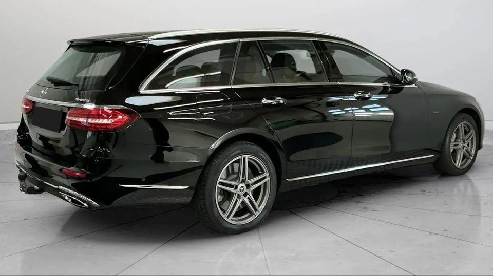 Mercedes E300 de 2,0 stc. aut. 4Matic 5d