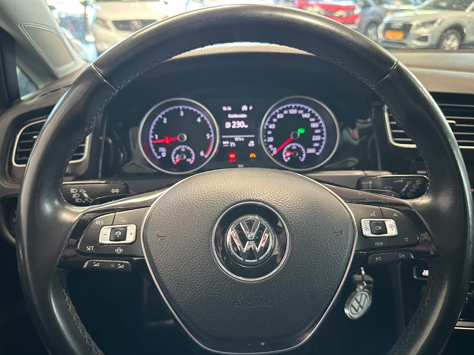 VW Golf VII 1,6 TDi 115 IQ.Drive DSG 5d