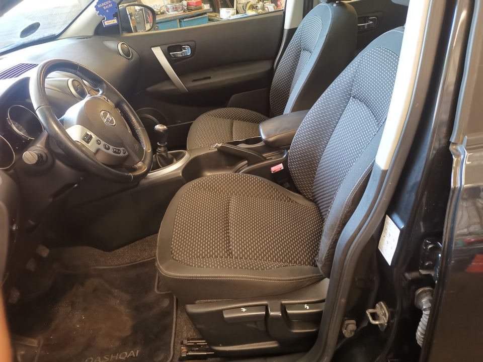 Nissan Qashqai 2,0 Acenta 5d