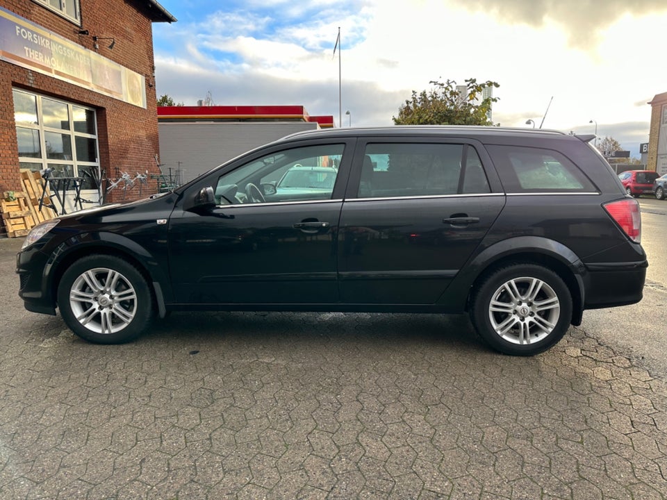 Opel Astra 1,8 16V 140 Enjoy Wagon 5d