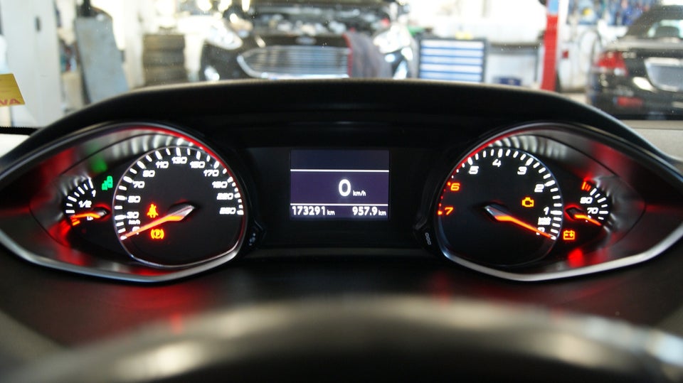 Peugeot 308 1,2 e-THP 130 Allure SW 5d