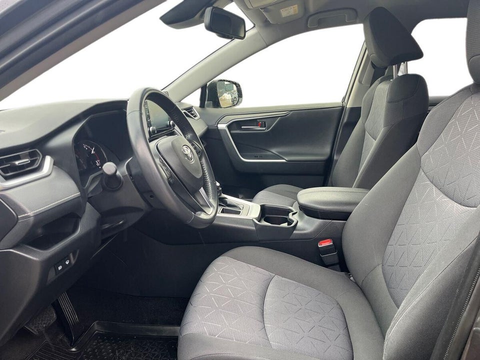 Toyota RAV4 2,0 T3 e-CVT 5d
