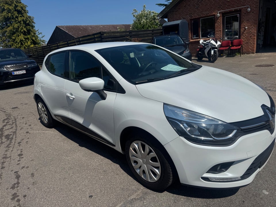 Renault Clio IV 0,9 TCe 90 Expression 5d