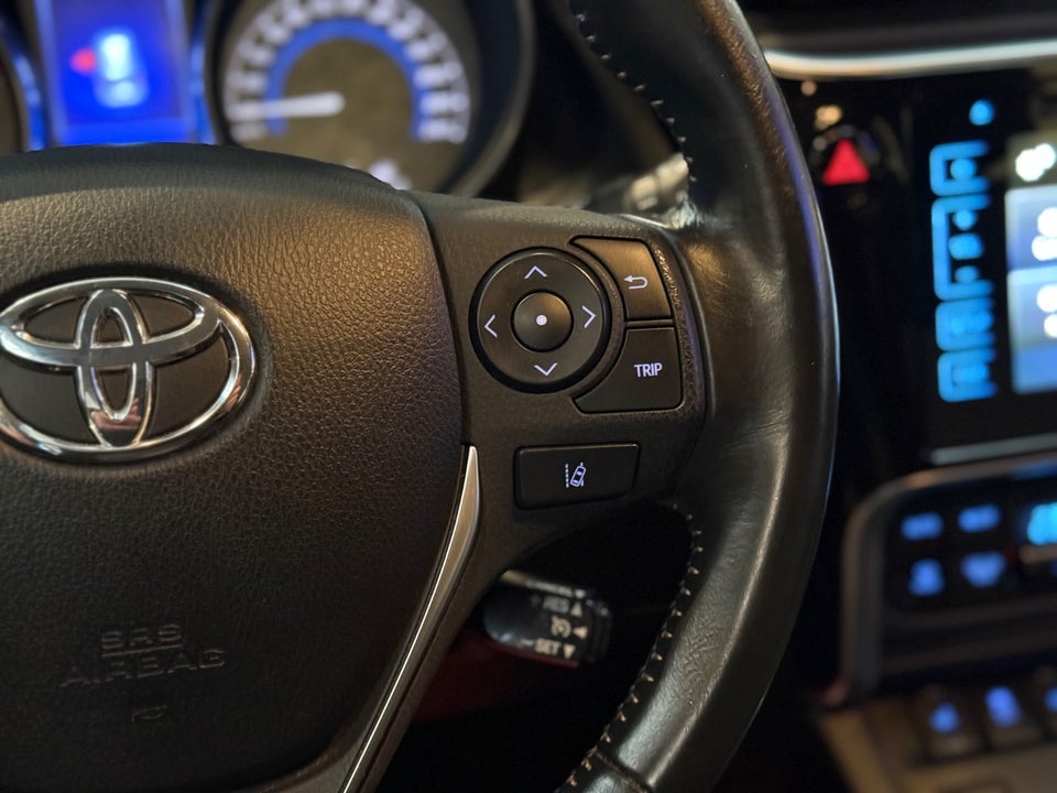 Toyota Auris 1,8 Hybrid H4 Touring Sports CVT 5d