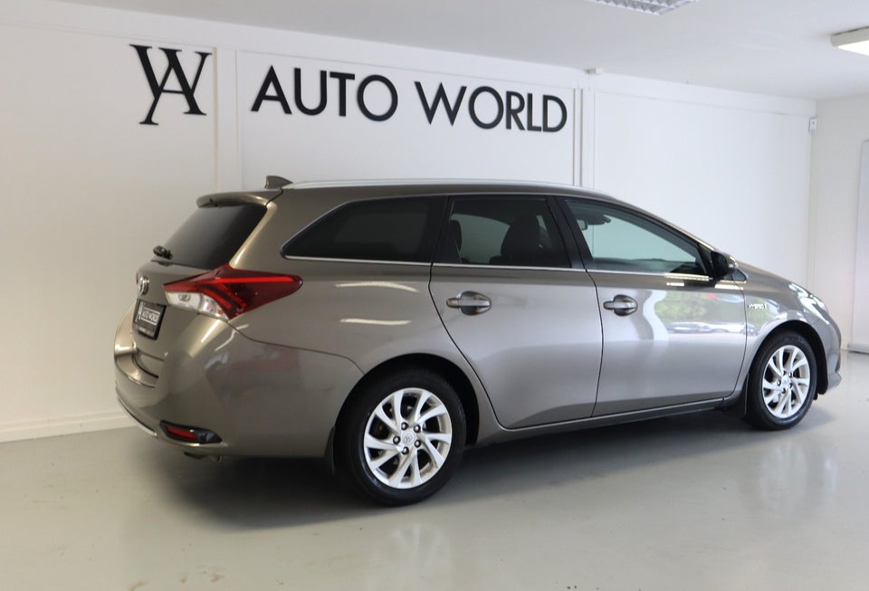 Toyota Auris 1,8 Hybrid H2 Comfort Touring Sports CVT 5d