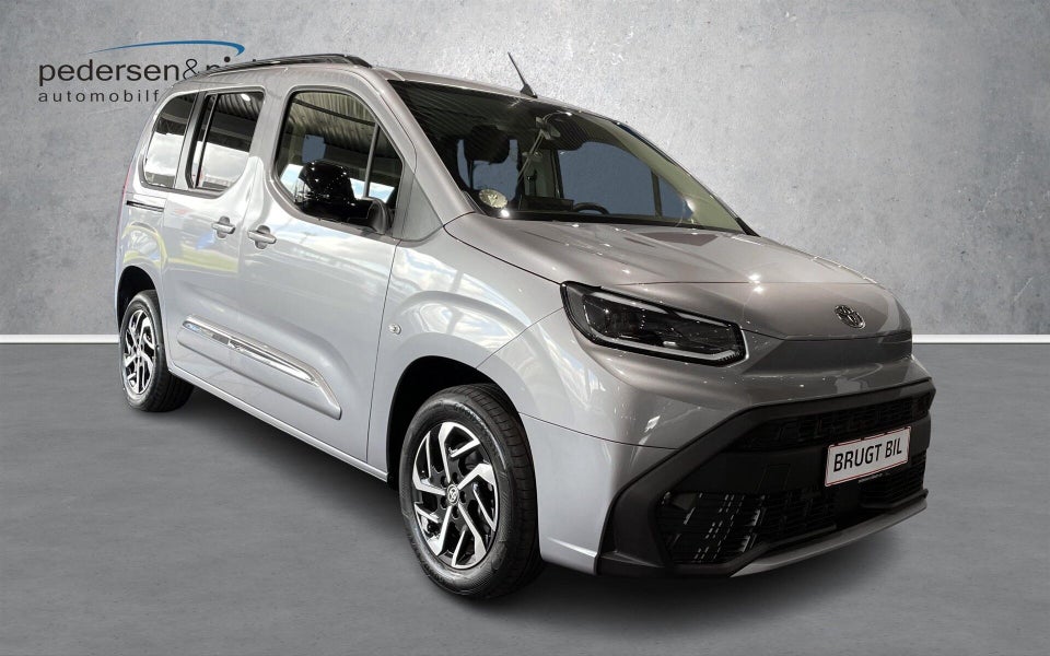 Toyota ProAce City Verso 50 Medium Family 5d