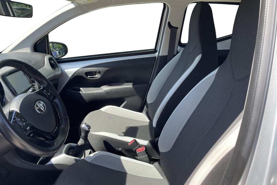 Toyota Aygo 1,0 VVT-i x-play 5d