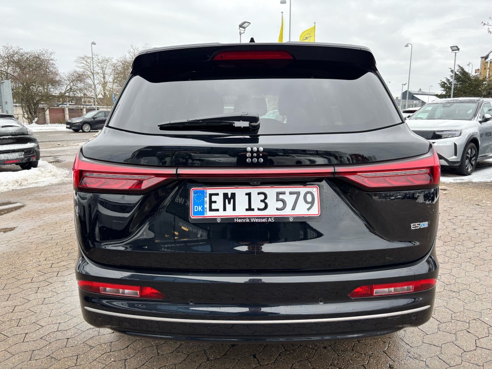 Navor E5 1,5 PHEV Rock 5d