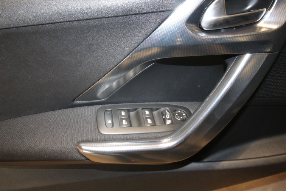 Peugeot 2008 1,2 VTi 82 Allure 5d