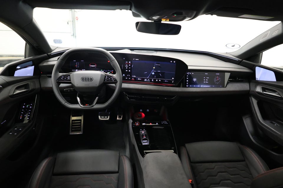 Audi S6 e-tron Avant quattro 5d