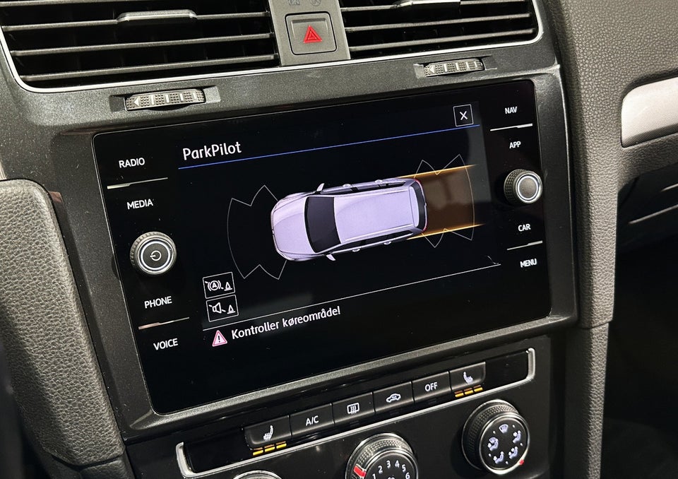 VW Golf VII 1,6 TDi 115 Trendline Variant 5d