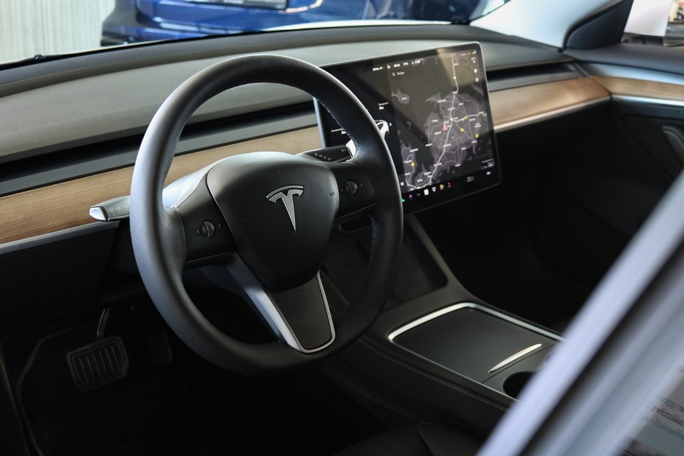 Tesla Model 3 Long Range AWD 4d