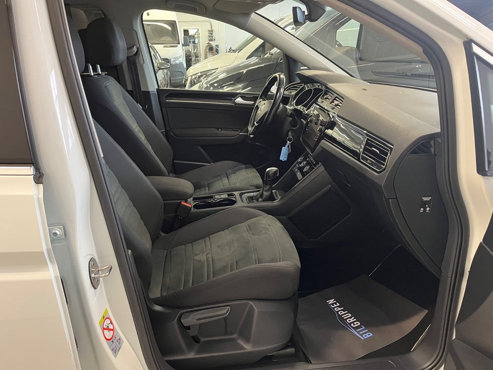 VW Touran 2,0 TDi 115 Comfortline DSG Van 5d