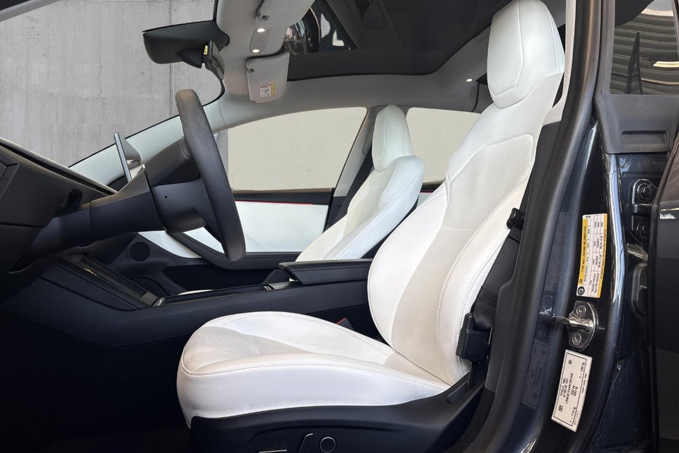 Tesla Model 3 Long Range AWD 4d