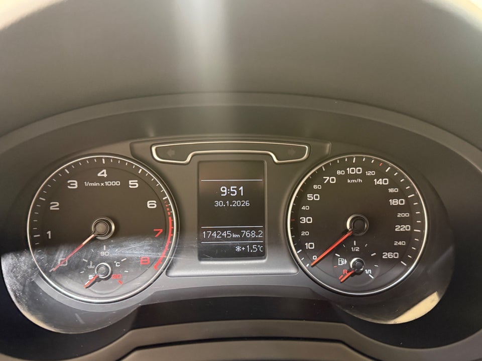 Audi Q3 1,4 TFSi 150 S-tr. 5d