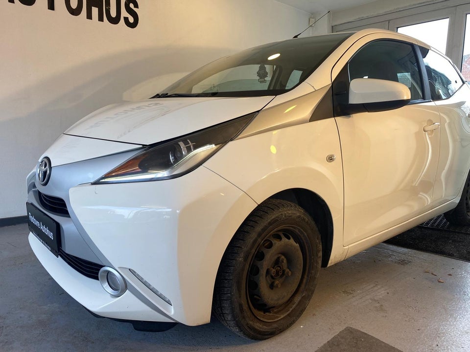 Toyota Aygo 1,0 VVT-i x-play 5d