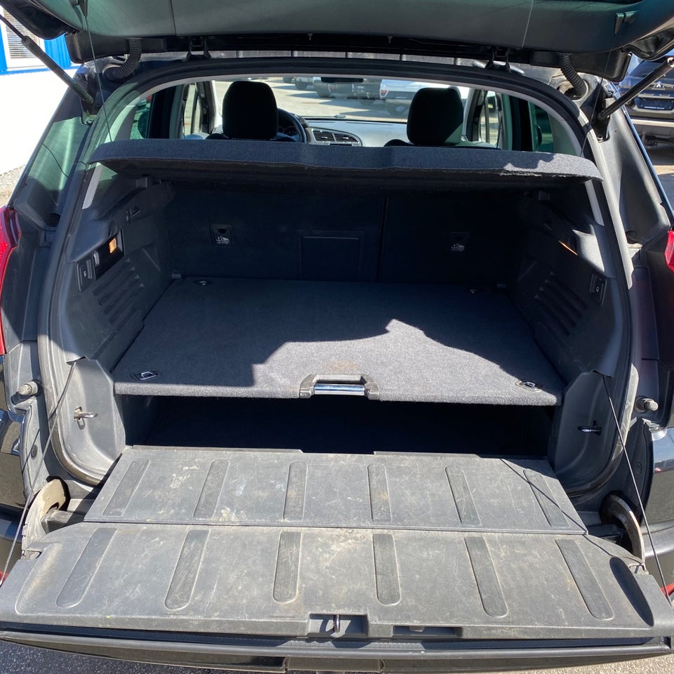 Peugeot 3008 2,0 HDi 150 Active 5d