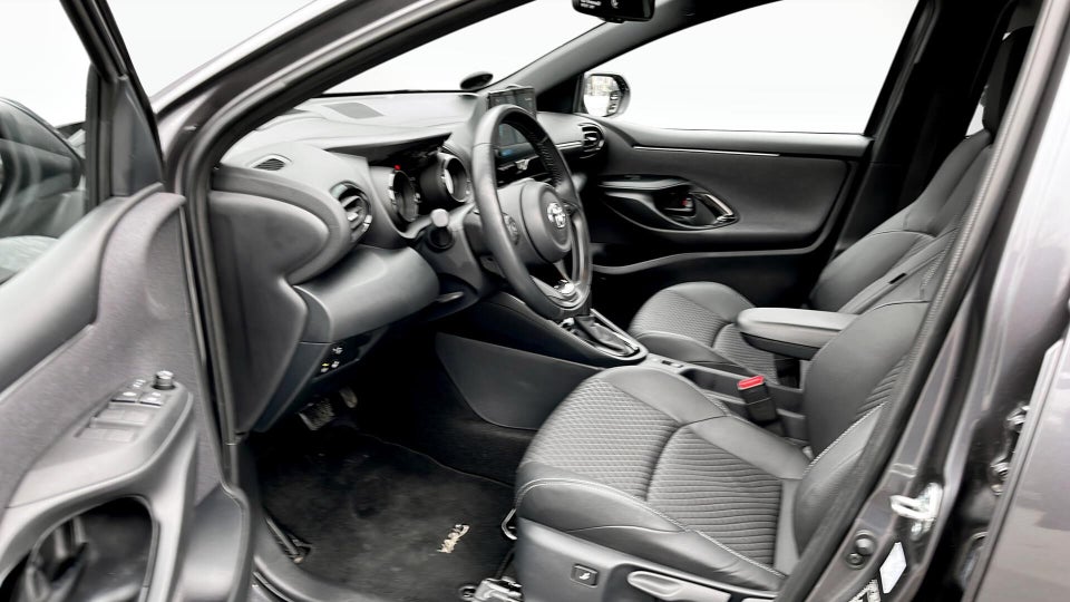 Toyota Yaris 1,5 Hybrid Style e-CVT 5d