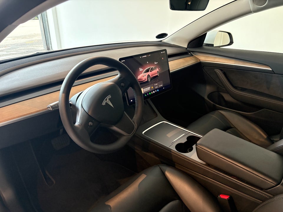 Tesla Model 3 RWD 4d
