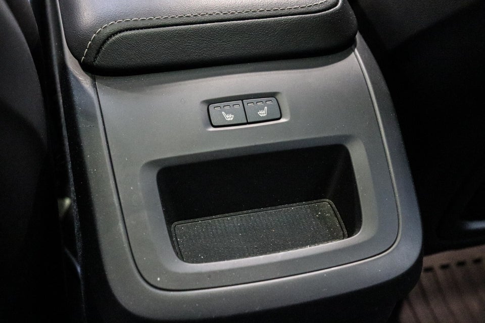 Volvo XC60 2,0 B4 197 R-Design aut. AWD 5d