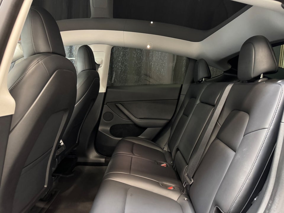 Tesla Model Y Long Range AWD 5d