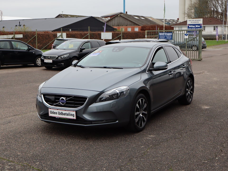 Volvo V40 2,0 D3 150 Momentum aut. 5d