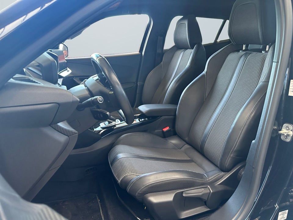 Peugeot e-2008 50 GT 5d