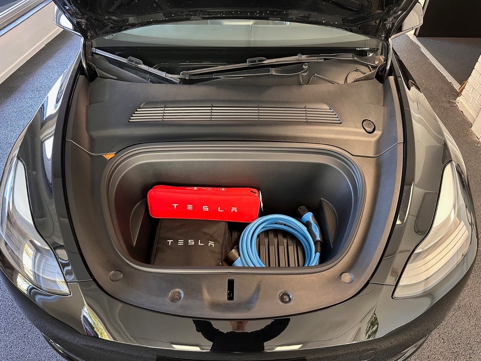 Tesla Model Y Long Range AWD 5d