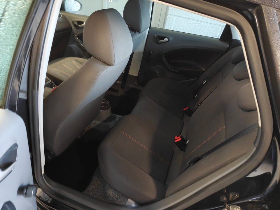 Seat Ibiza 1,4 16V Style ST 5d