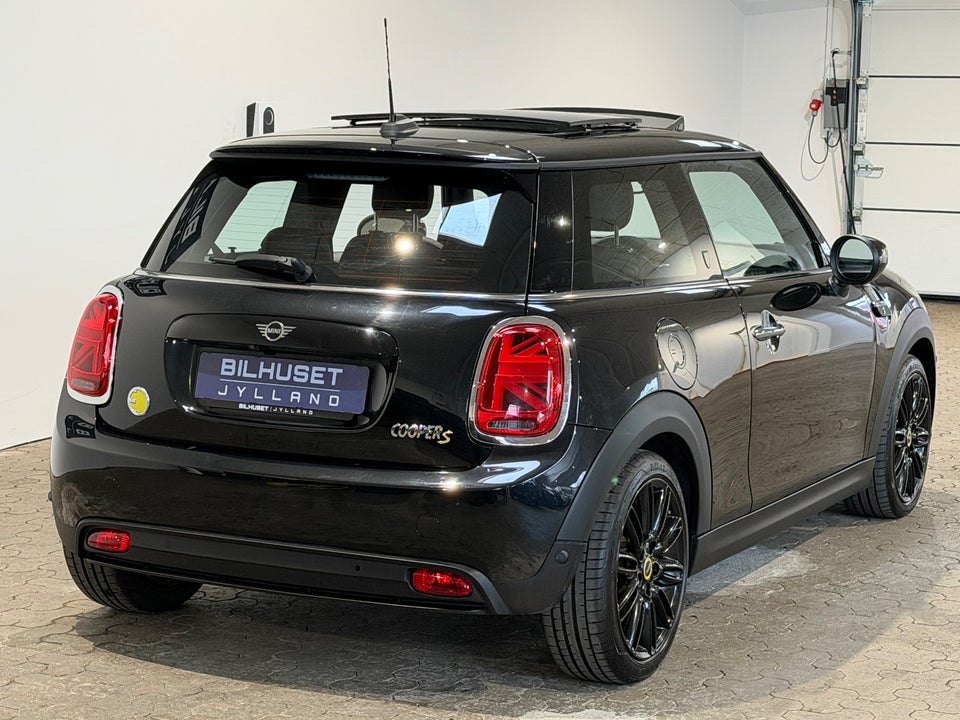 MINI Cooper SE Maximise 3d
