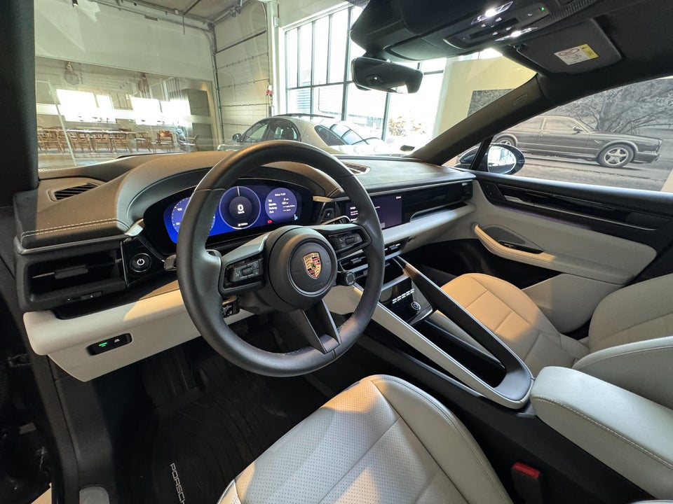 Porsche Macan 4 5d