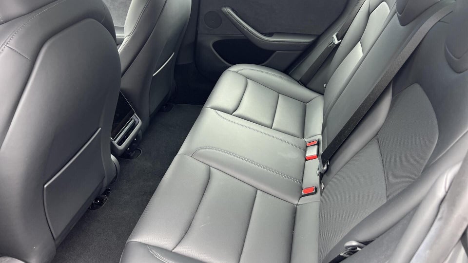 Tesla Model 3 Long Range AWD 4d