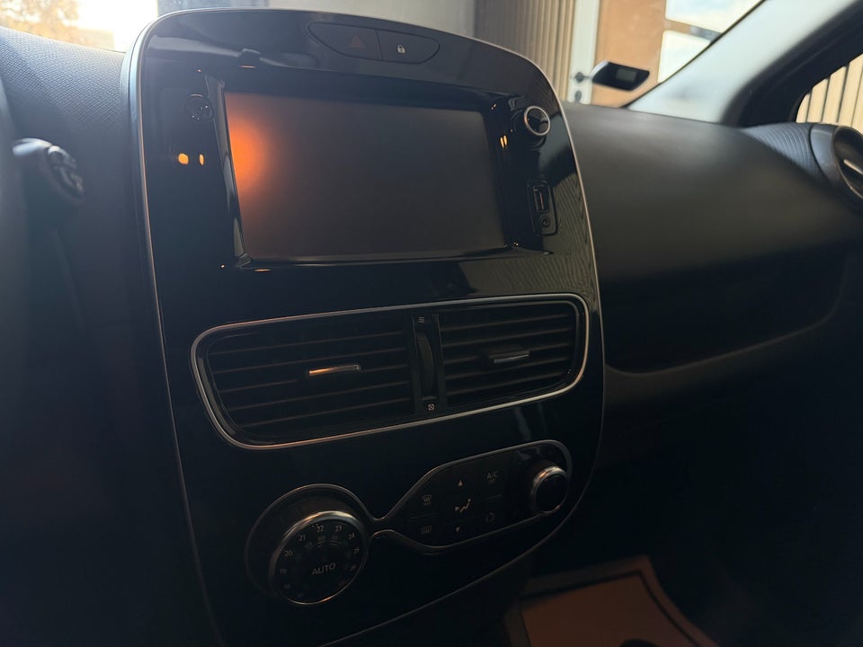 Renault Clio IV 1,5 dCi 90 Limited Sport Tourer 5d