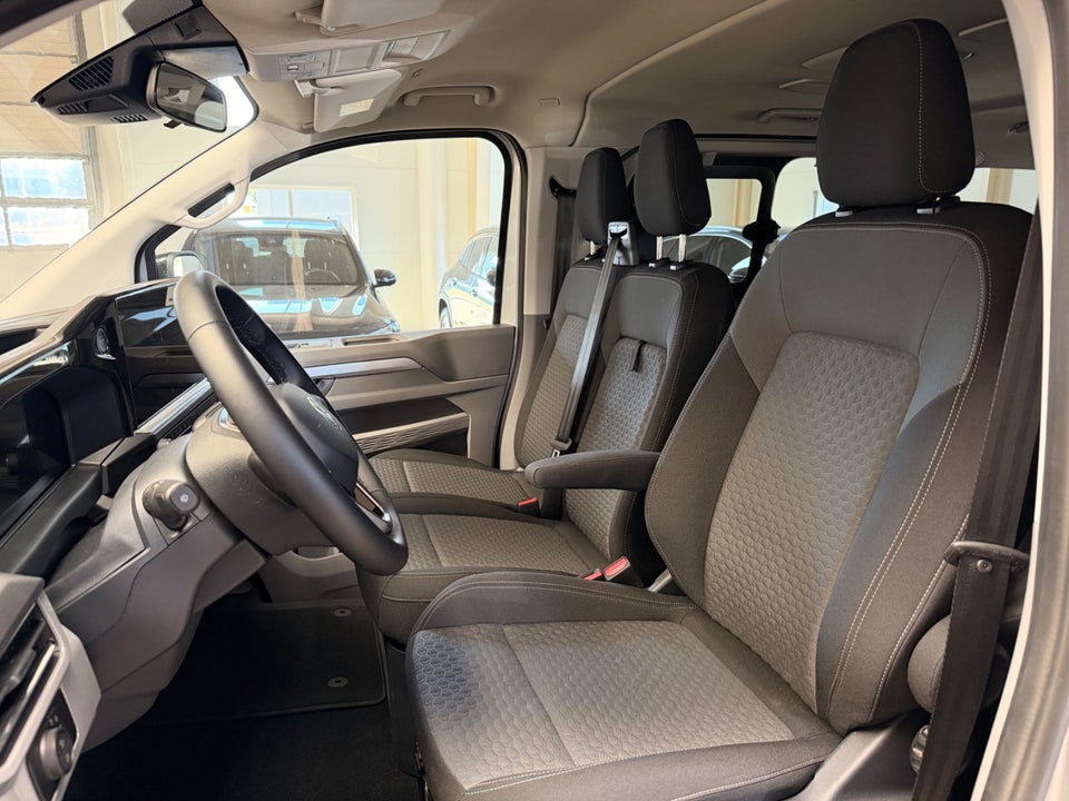 VW e-Caravelle 64 Life SWB