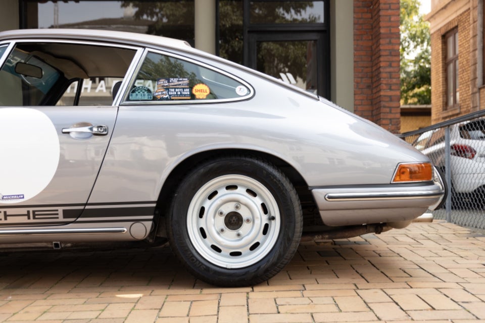 Porsche 911 2,2 Coupé L SWB 2d