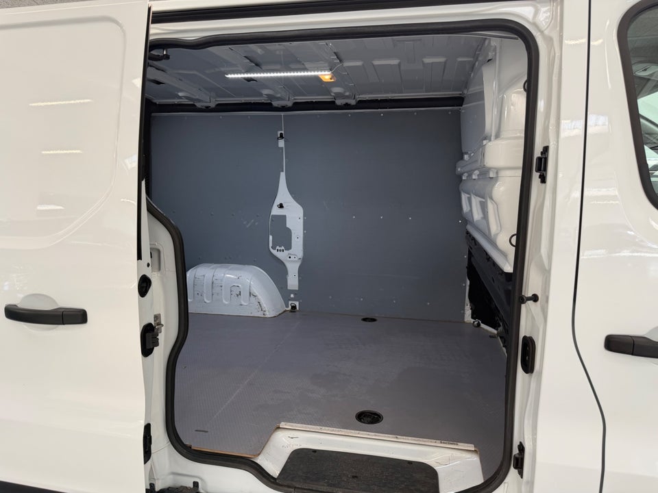 Renault Trafic T29 2,0 dCi 145 L1H1 EDC