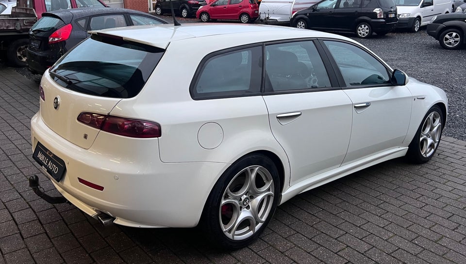 Alfa Romeo 159 2,4 JTDm 210 Ti Sportwagon 5d