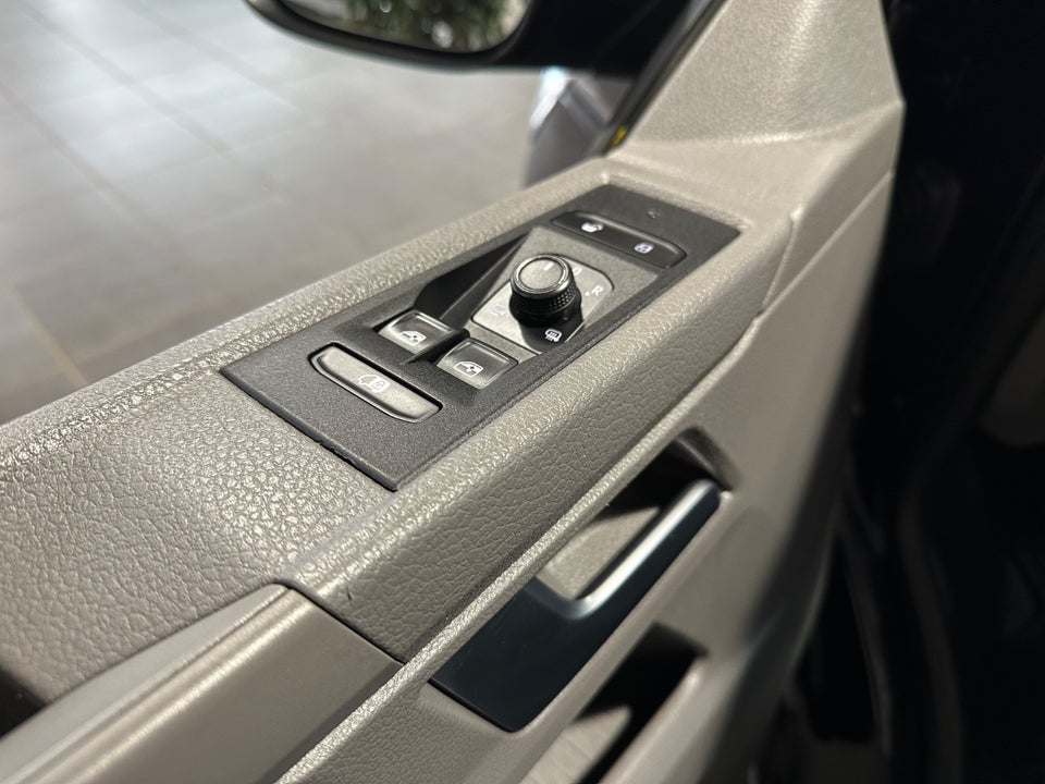 VW Transporter 2,0 TDi 150 Kassevogn DSG kort