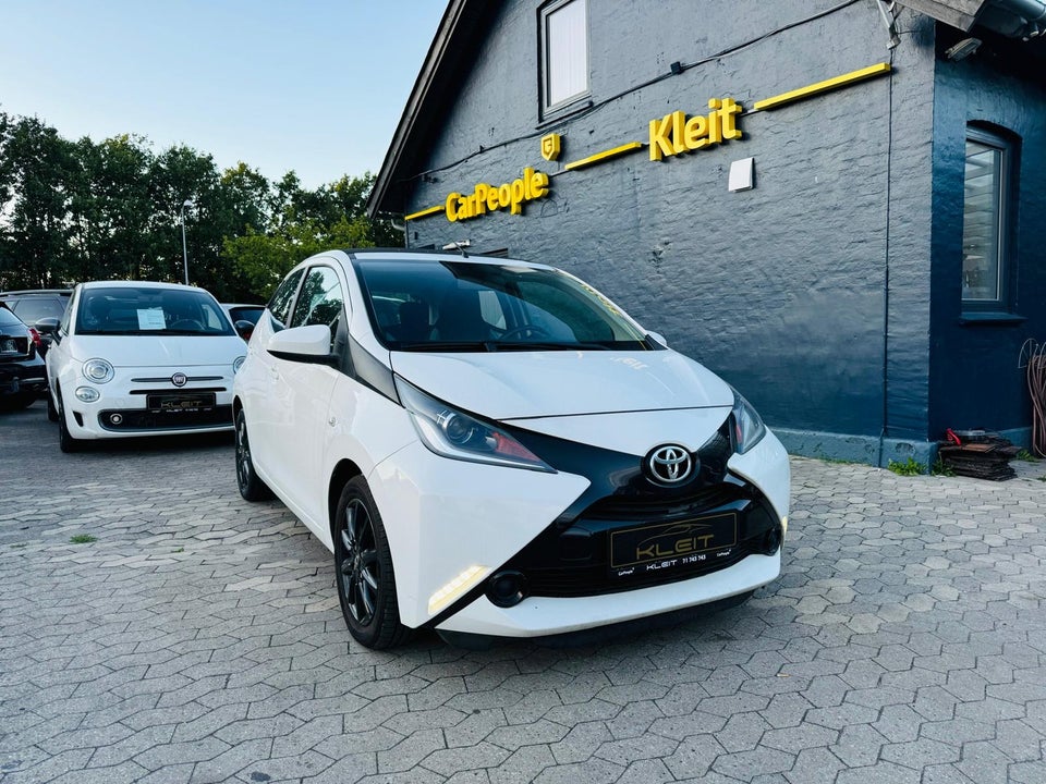 Toyota Aygo 1,0 VVT-i x-wave Sky 5d