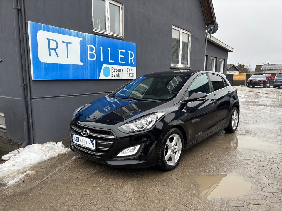 Hyundai i30 1,6 CRDi 110 EM-Edition 5d
