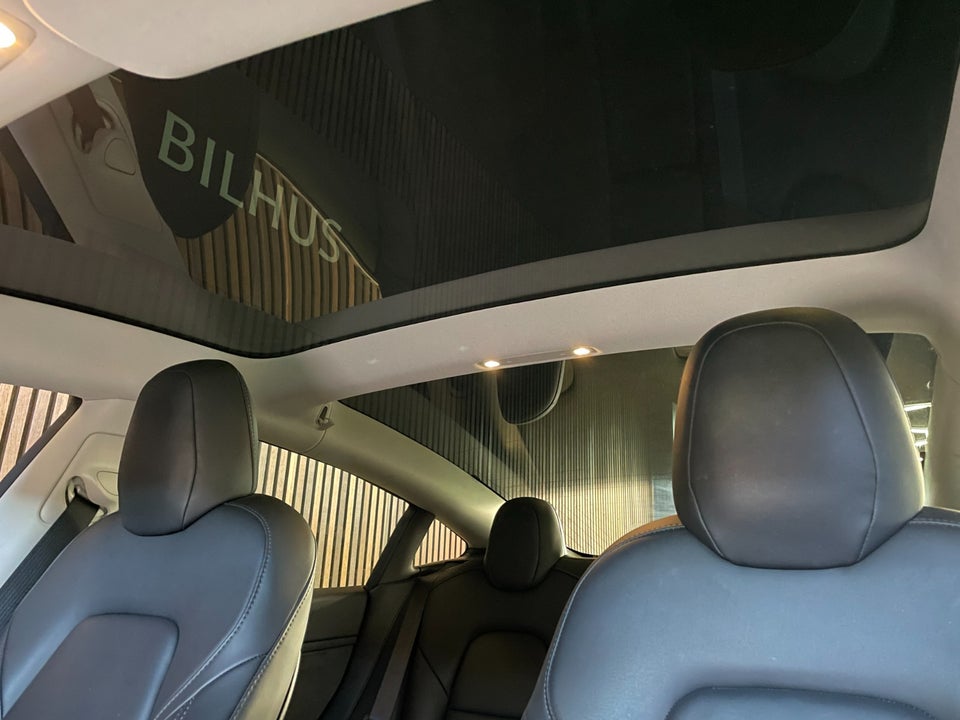 Tesla Model 3 Standard Range+ RWD 4d