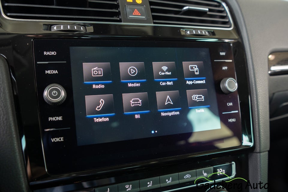 VW Golf VII 2,0 TDi 150 Highline Variant DSG 5d