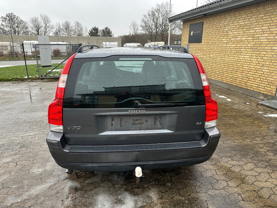 Volvo V70 2,4 140 Momentum 5d
