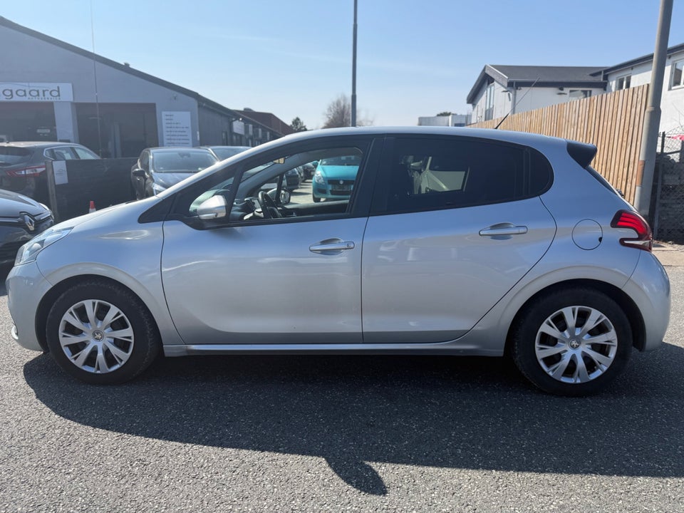 Peugeot 208 1,6 BlueHDi 100 Active 5d