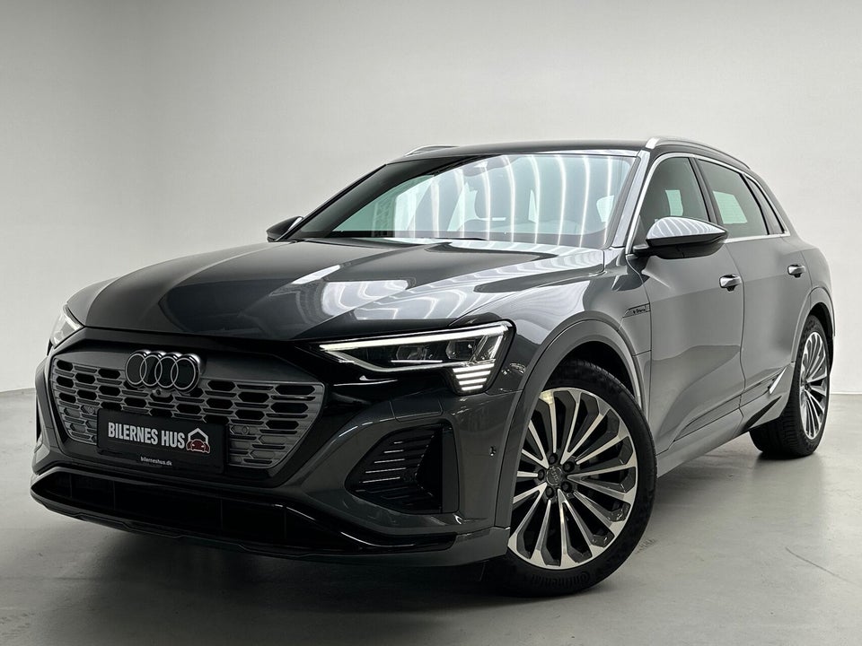 Audi Q8 e-tron 55 S-line quattro 5d