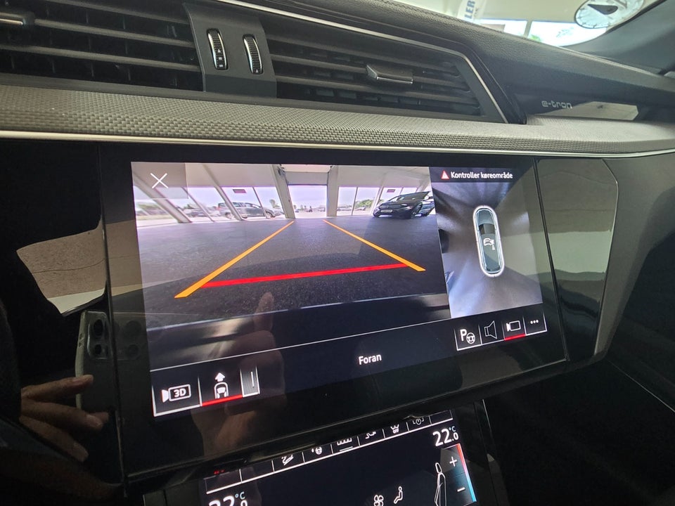 Audi Q8 e-tron 55 S-line quattro 5d