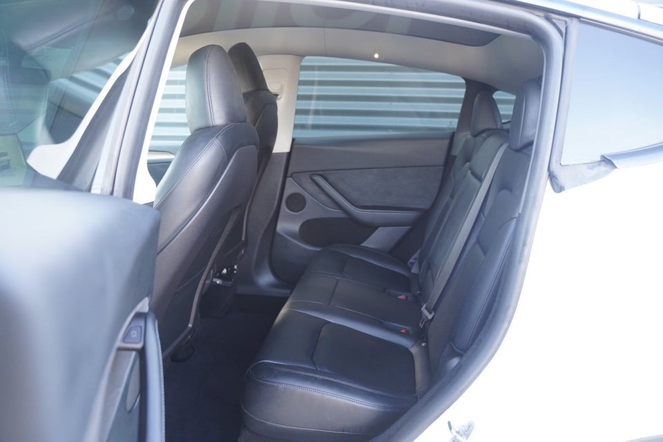 Tesla Model Y Long Range AWD 5d