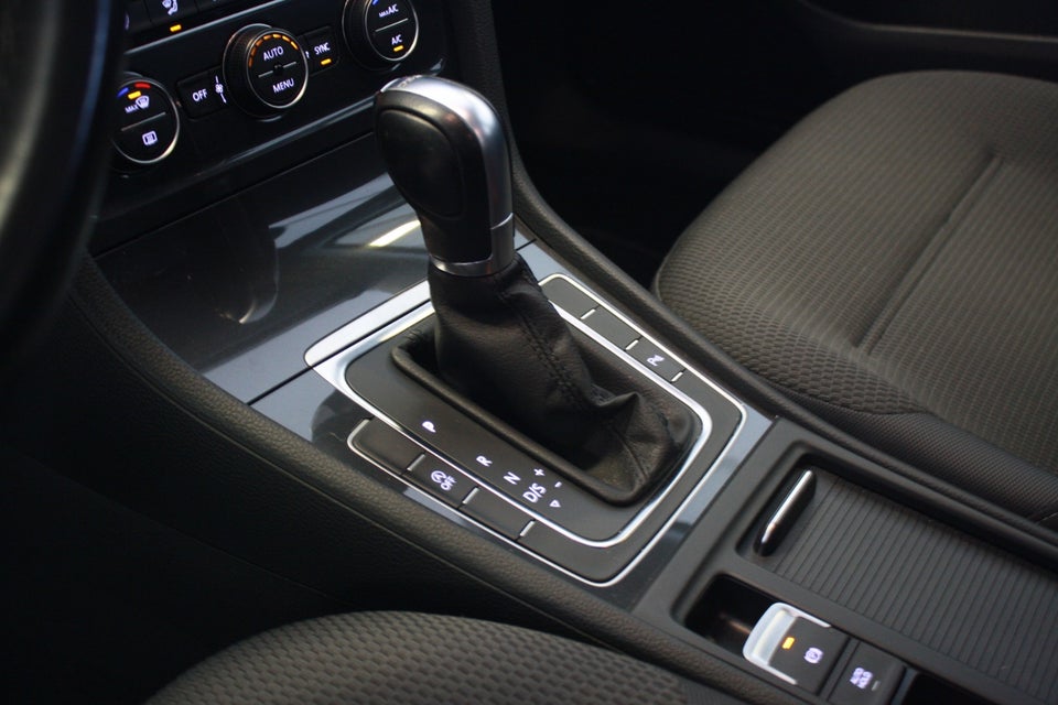 VW Golf VII 1,5 TSi 130 Comfortline DSG 5d