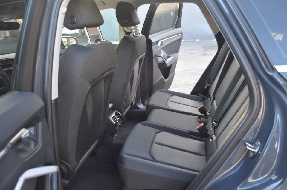 Audi Q3 45 TFSi e Attitude plus S-tr. 5d