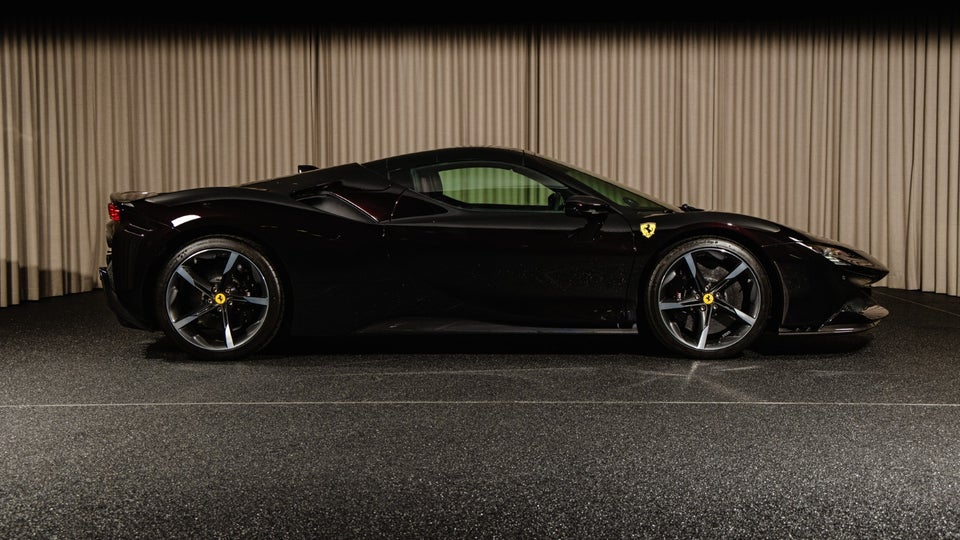 Ferrari SF90 Spider 4,0 DCT 2d